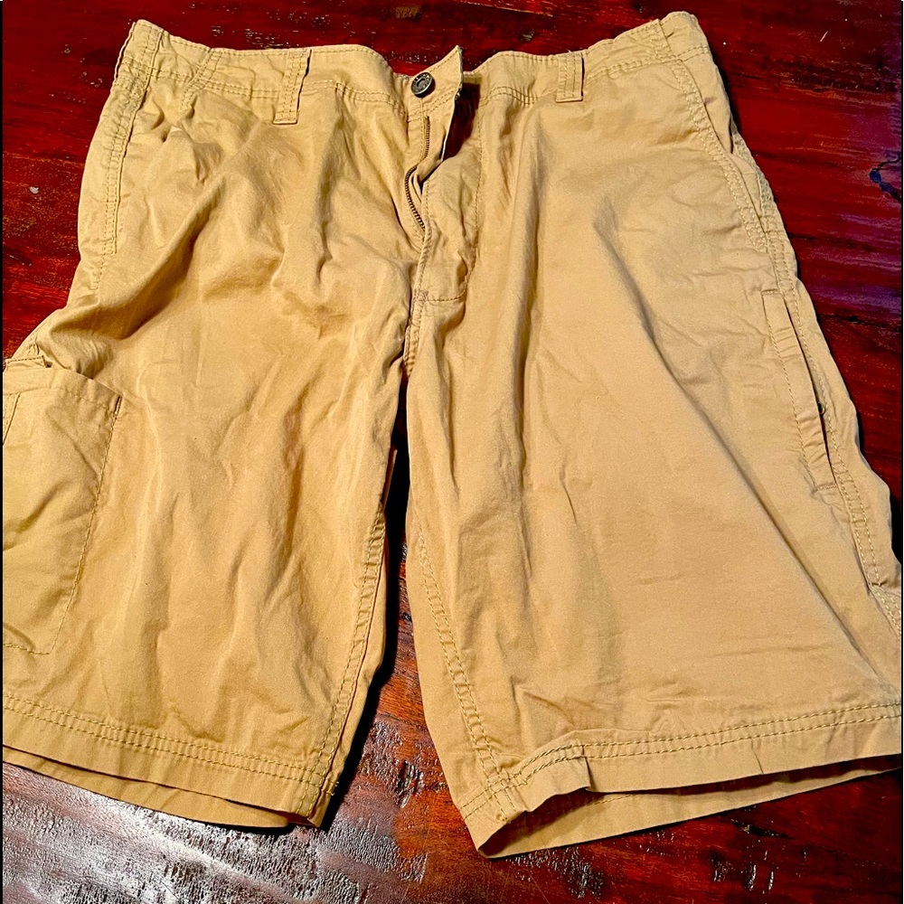 Mens Levi shorts DENIZEN utility shorts. 38 waist